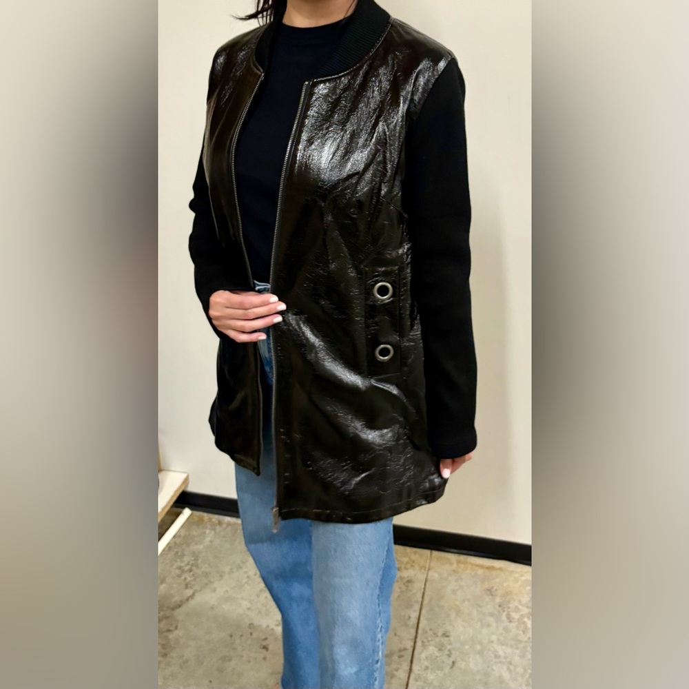 Gallery Couture Jacket - Picture 2 of 16